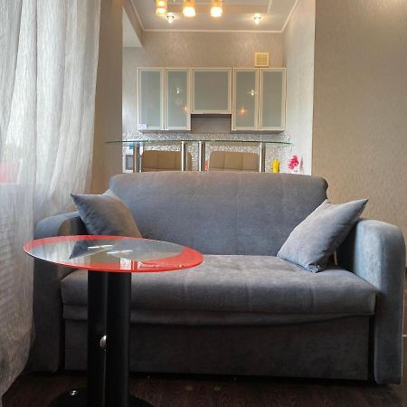 Modern Luxury Studio In The Center Of Kharkiv At Konstitutsii Square Luaran gambar