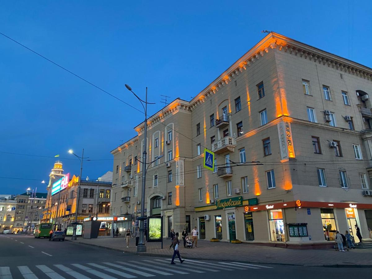 Modern Luxury Studio In The Center Of Kharkiv At Konstitutsii Square Luaran gambar