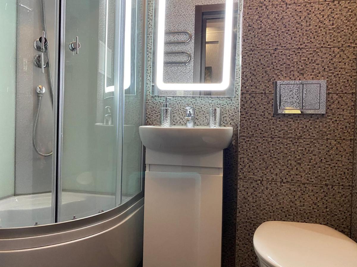 Modern Luxury Studio In The Center Of Kharkiv At Konstitutsii Square Luaran gambar