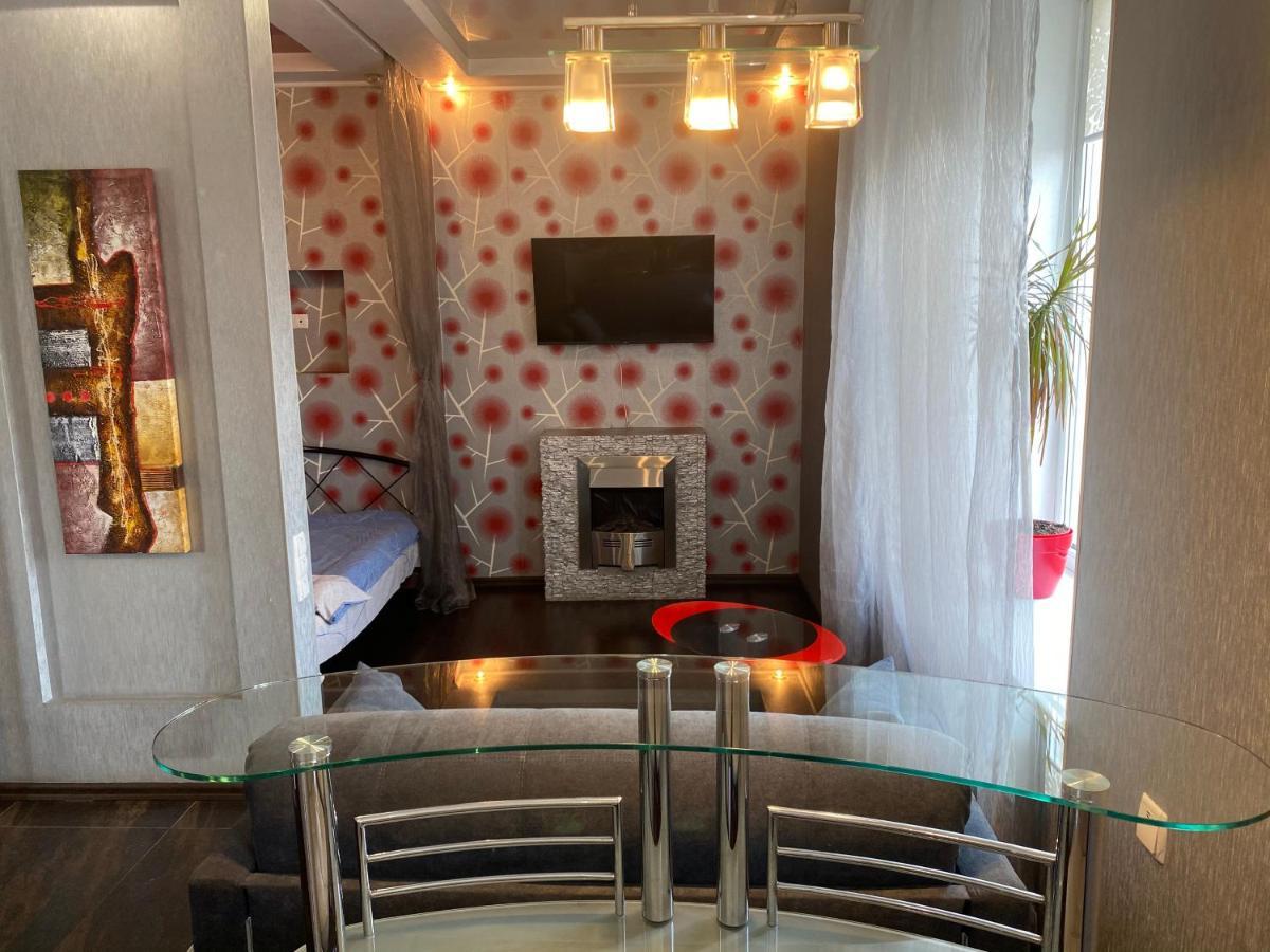 Modern Luxury Studio In The Center Of Kharkiv At Konstitutsii Square Luaran gambar
