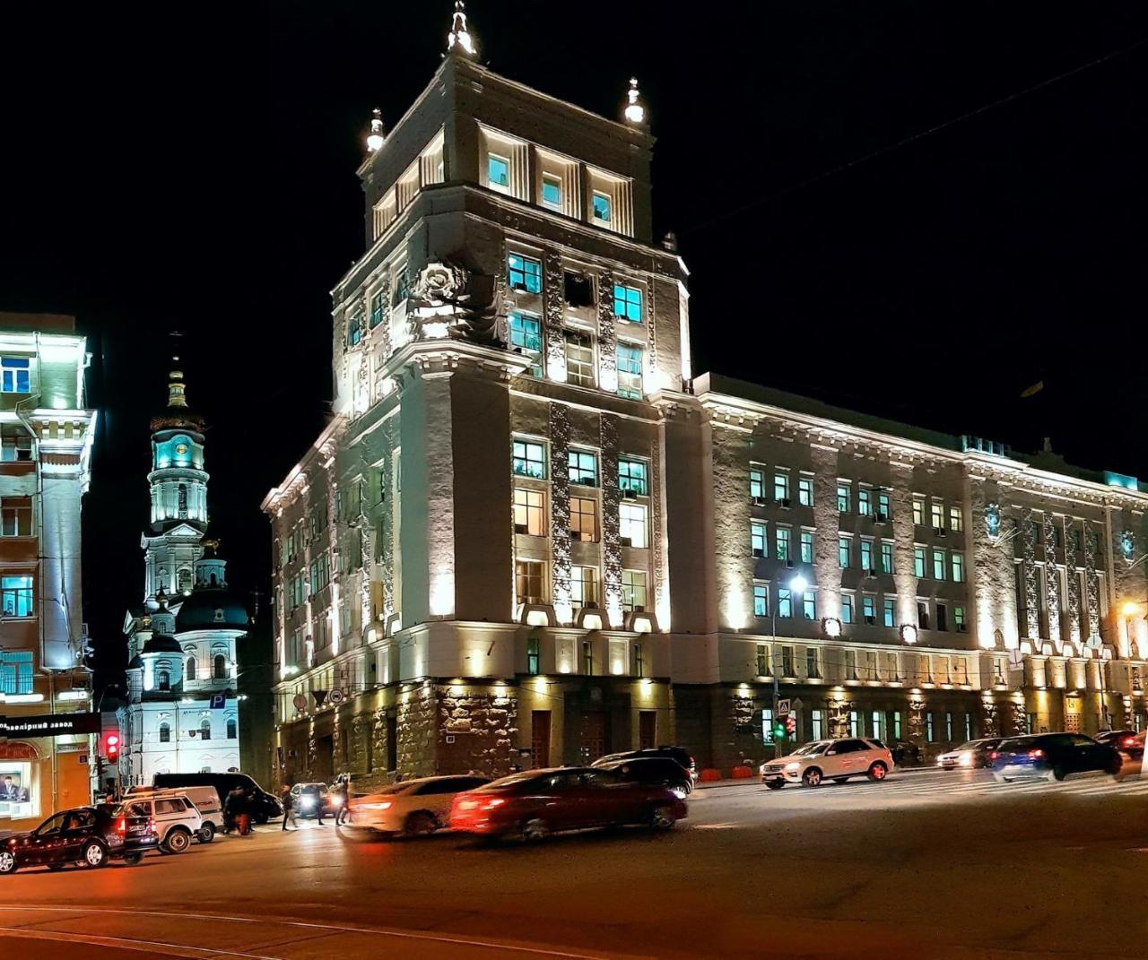Modern Luxury Studio In The Center Of Kharkiv At Konstitutsii Square Luaran gambar