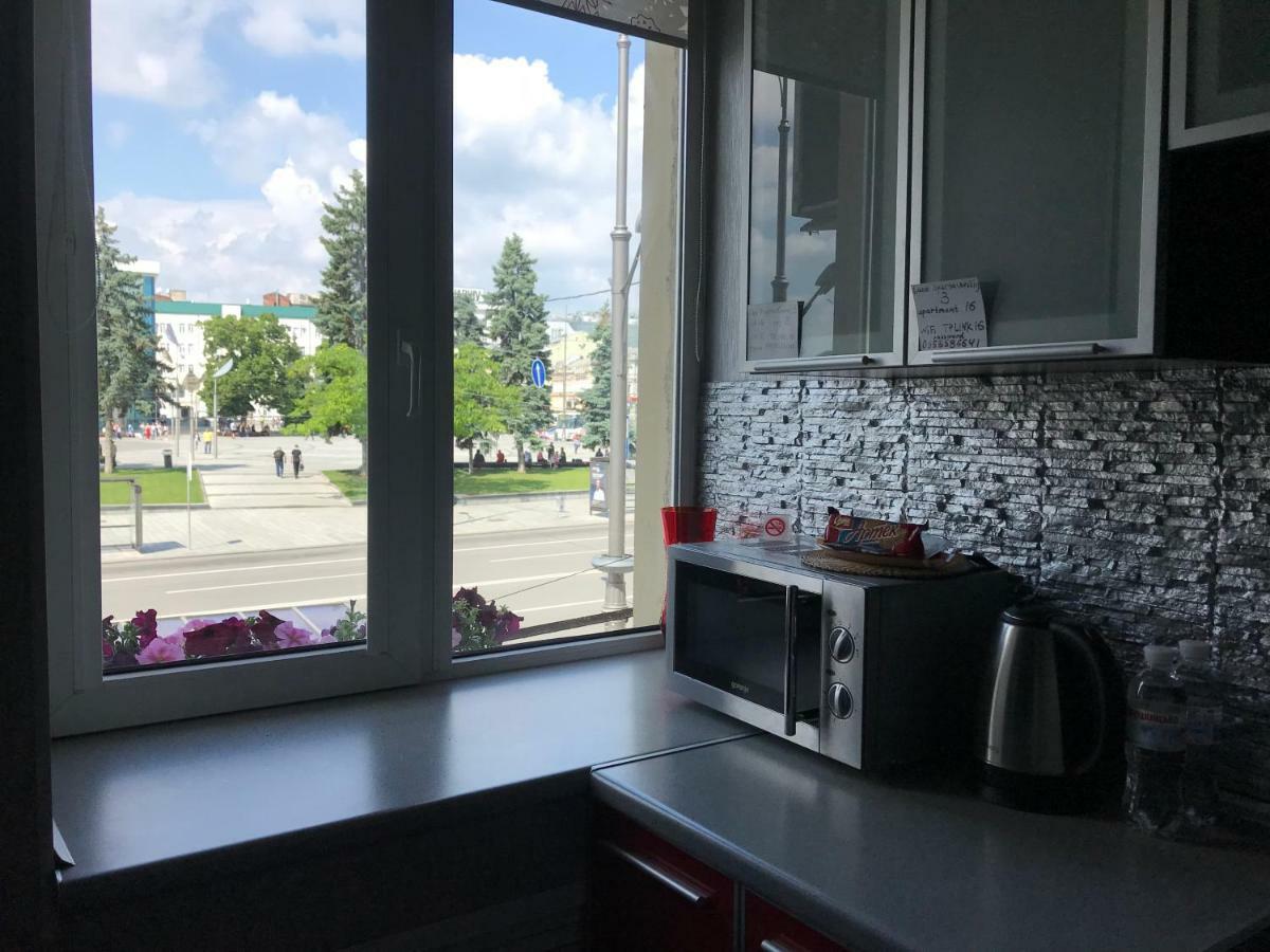 Modern Luxury Studio In The Center Of Kharkiv At Konstitutsii Square Luaran gambar