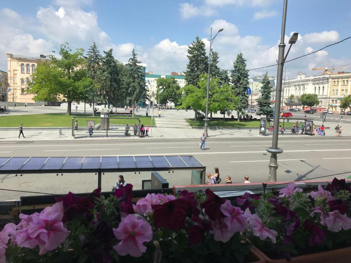Modern Luxury Studio In The Center Of Kharkiv At Konstitutsii Square Luaran gambar