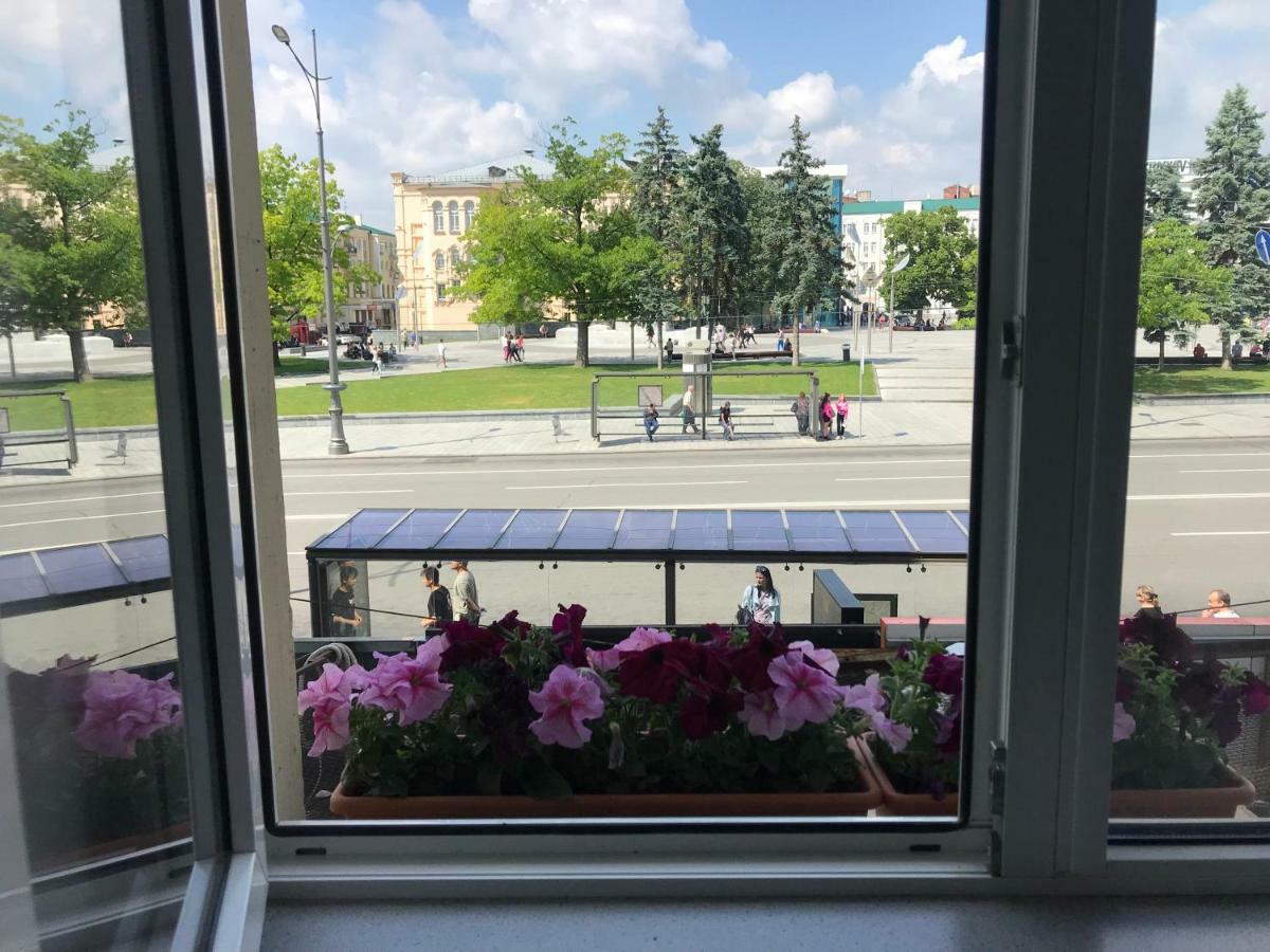 Modern Luxury Studio In The Center Of Kharkiv At Konstitutsii Square Luaran gambar