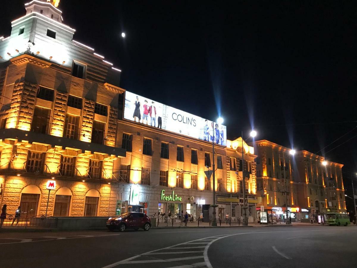 Modern Luxury Studio In The Center Of Kharkiv At Konstitutsii Square Luaran gambar