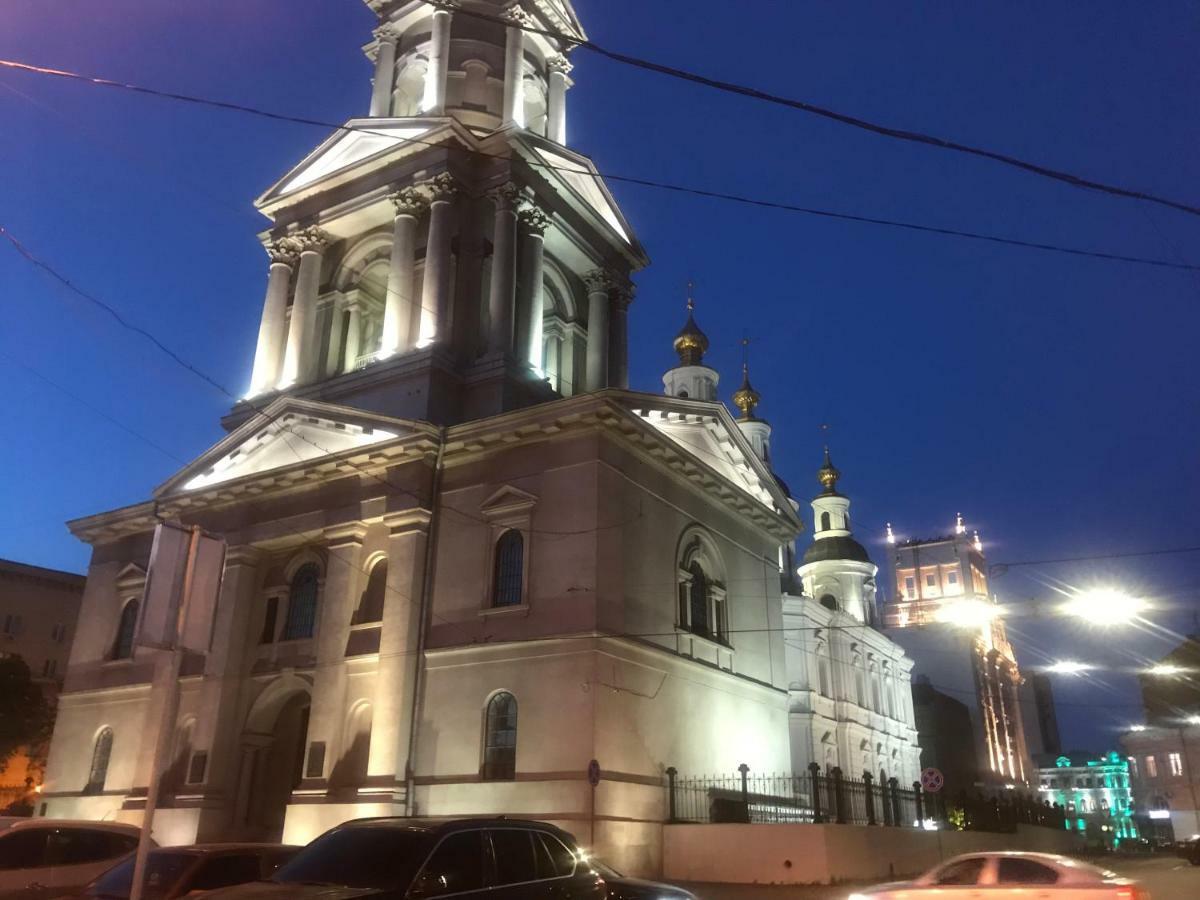 Modern Luxury Studio In The Center Of Kharkiv At Konstitutsii Square Luaran gambar